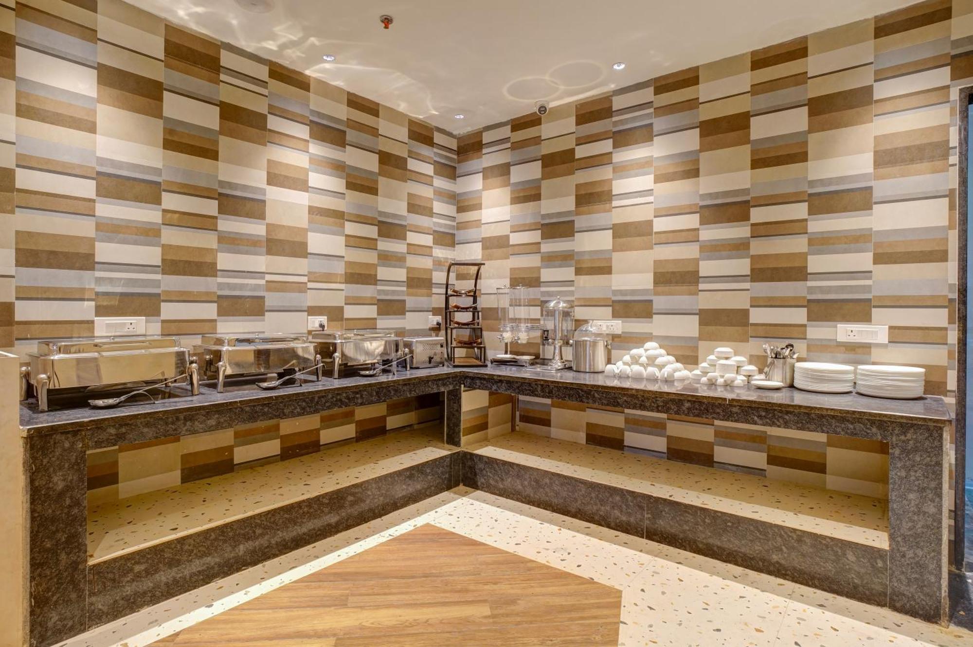 Iva Premium Delhi Airport With Airport Drop Hotel New Delhi Luaran gambar